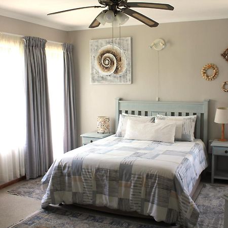 The Sun Catcher Bed & Breakfast Struisbaai Bagian luar foto