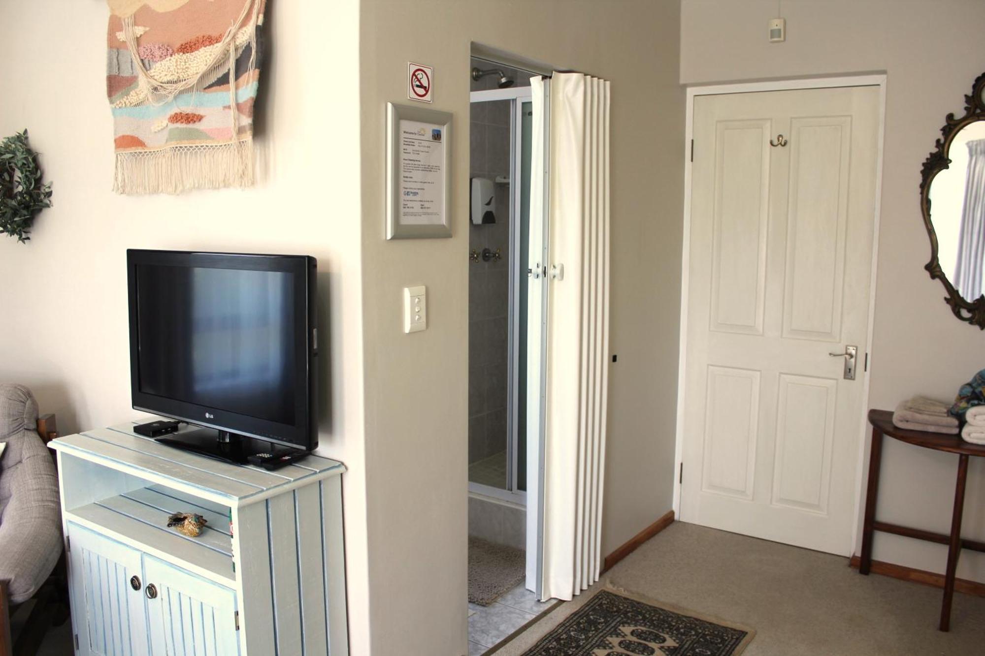 The Sun Catcher Bed & Breakfast Struisbaai Ruang foto